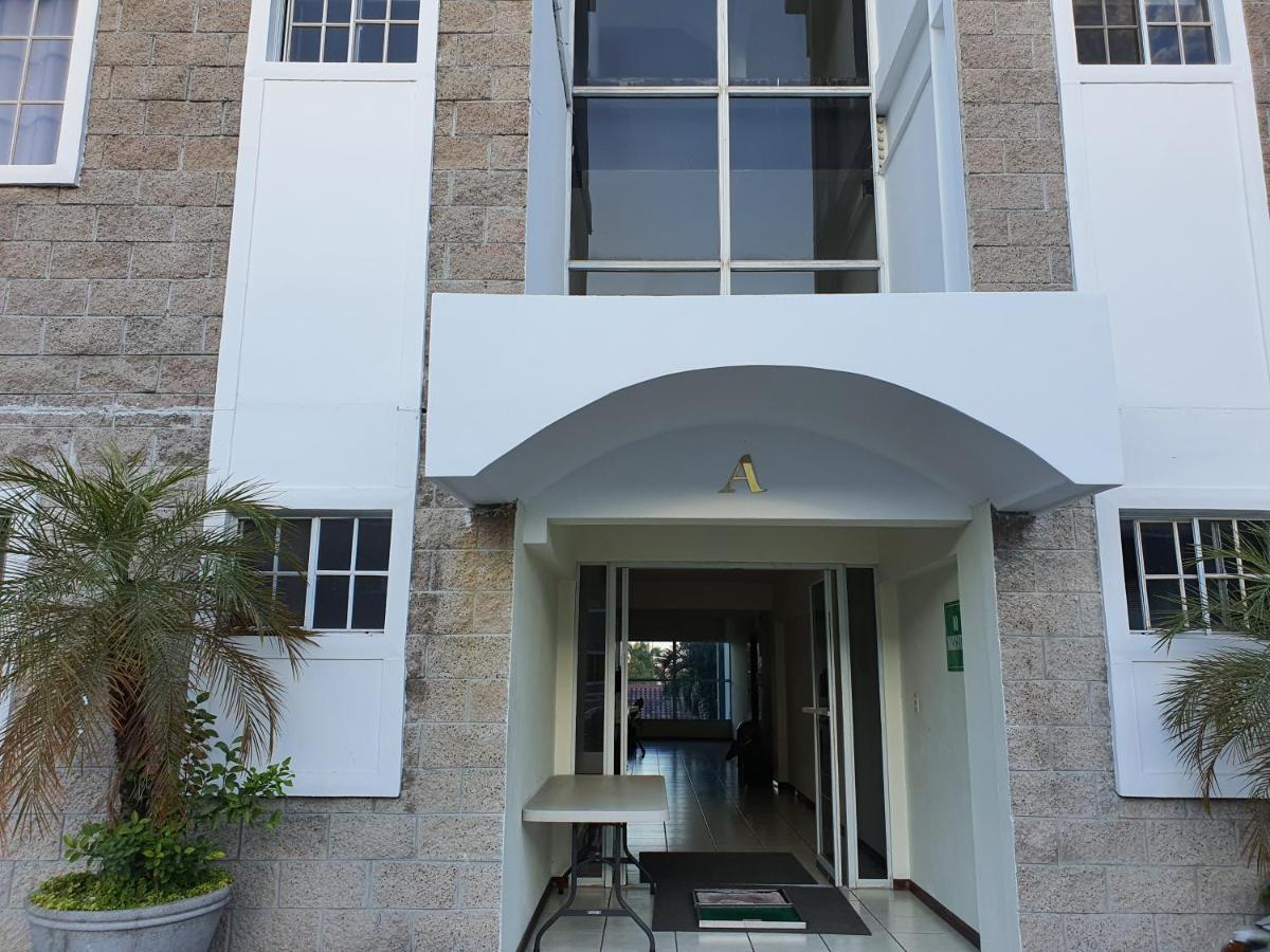 San Benito Flats Wifi 50Mg - 4 Huespedes - Parqueos Apartamento San Salvador Exterior foto