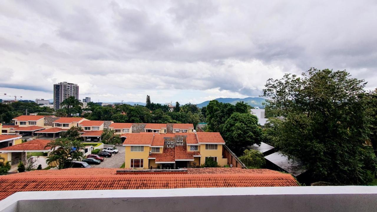 San Benito Flats Wifi 50Mg - 4 Huespedes - Parqueos Apartamento San Salvador Exterior foto
